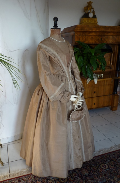 30 antikes Kleid Biedermeier 1844