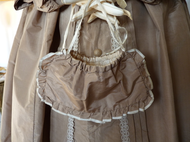 9 antikes Kleid Biedermeier 1844