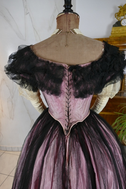 20 antique crinoline ball gown 1855