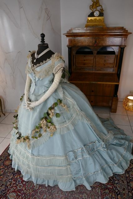 17 antique victorian ball gown 1859