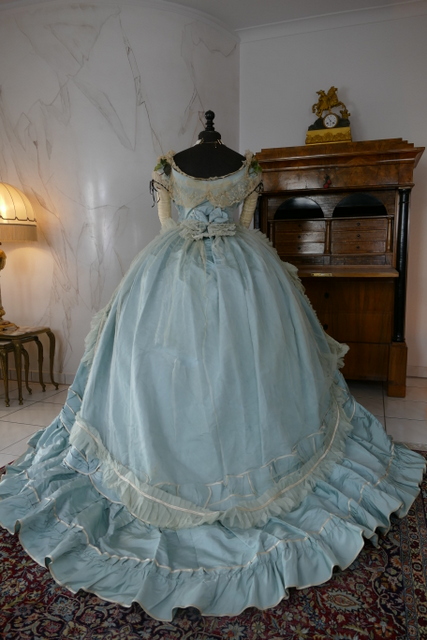 34 antique victorian ball gown 1859