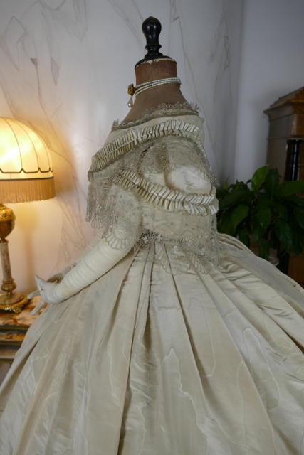 16 antique ball gown 1859
