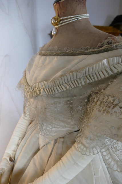 20 antique ball gown 1859