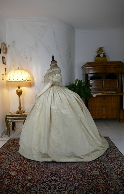 22 antique ball gown 1859