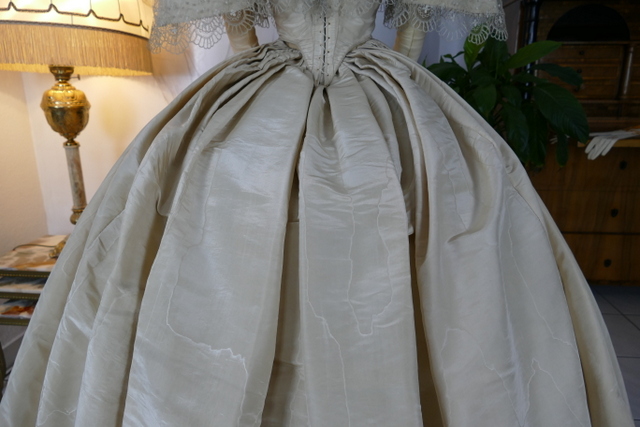 32 antique ball gown 1859