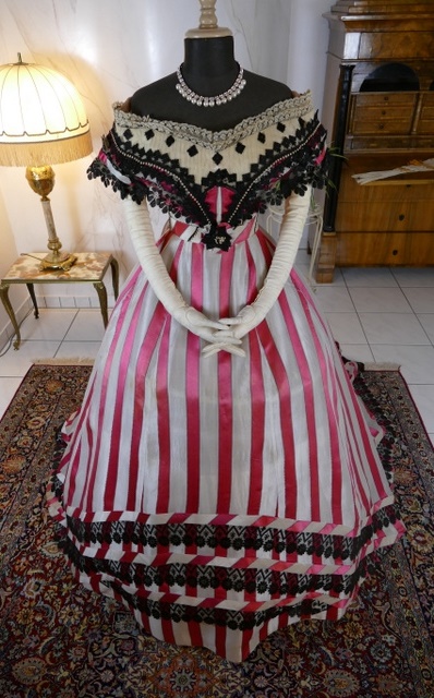 17 antique evening dress 1860