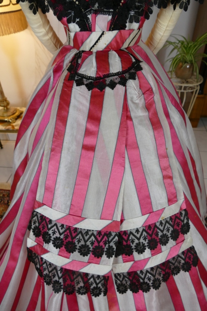25 antique evening dress 1860