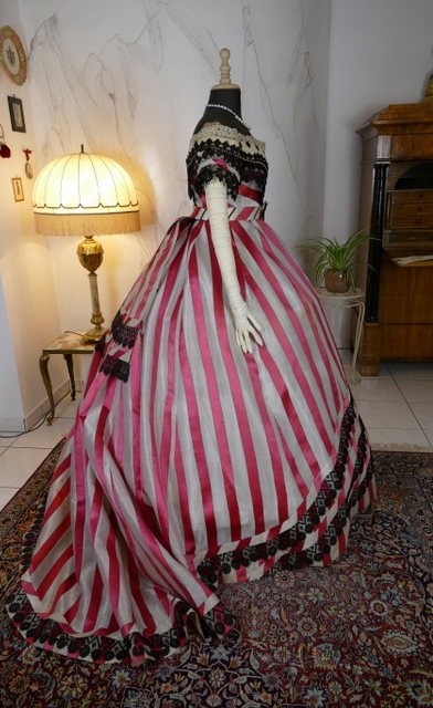 30 antique evening dress 1860