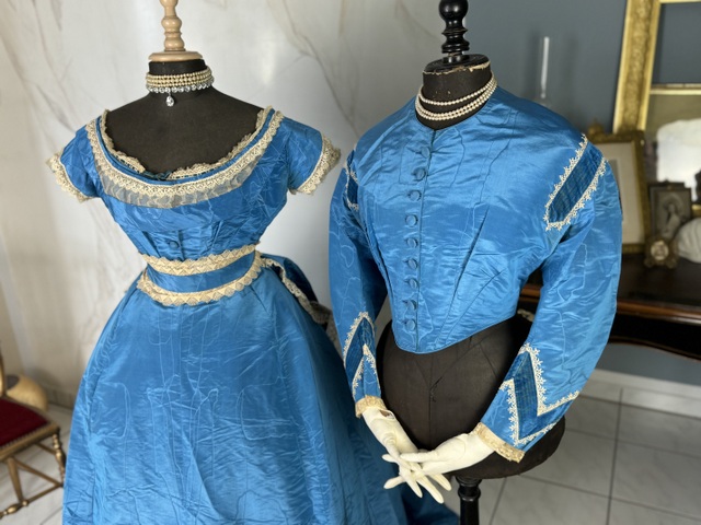 1 antique dress 1860