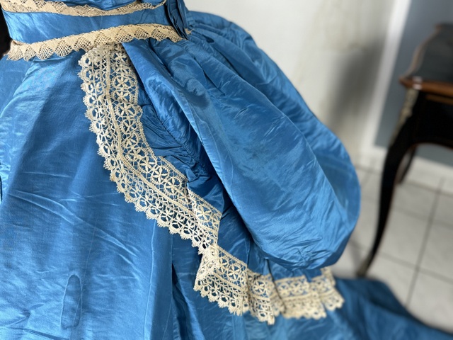17 antique dress 1860
