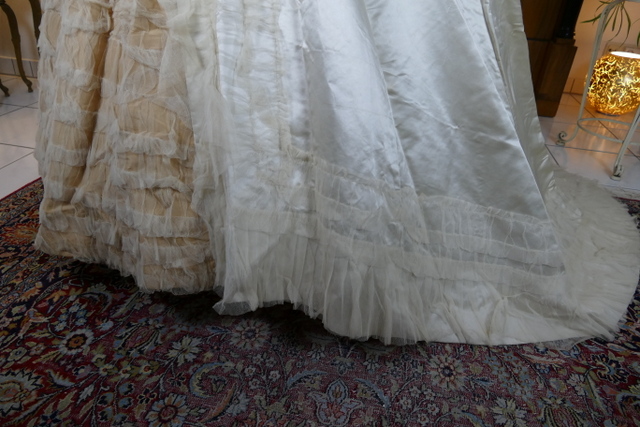 16 antique ball gown 1864