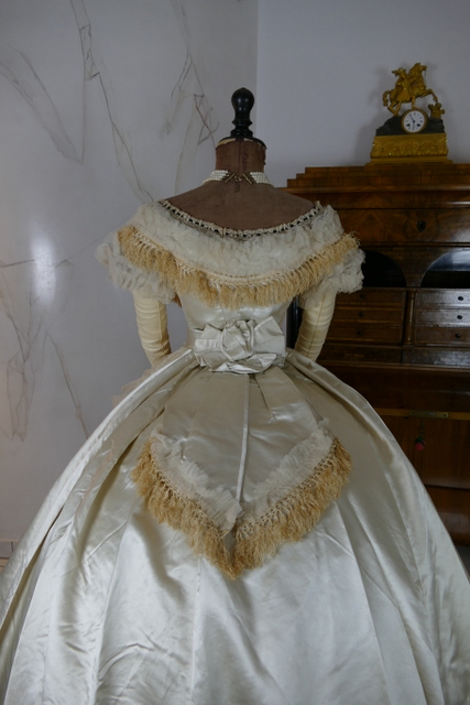 21 antique ball gown 1864
