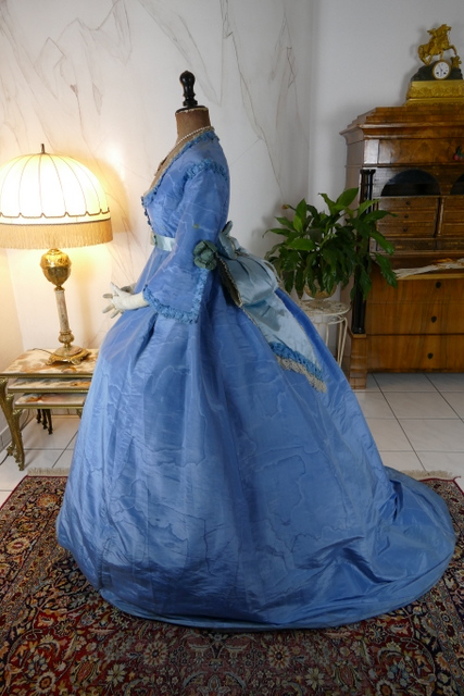 13 antique ball gown 1864