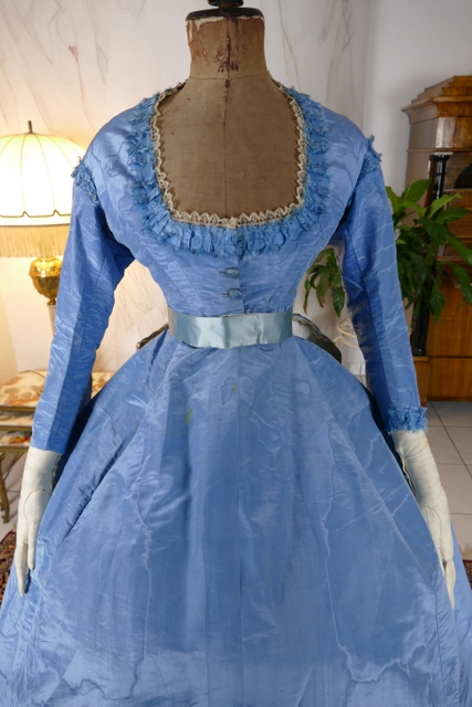 22 antique ball gown 1864
