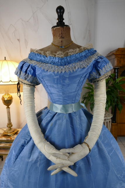 27 antique ball gown 1864