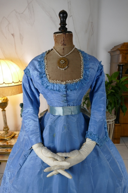 5 antique ball gown 1864