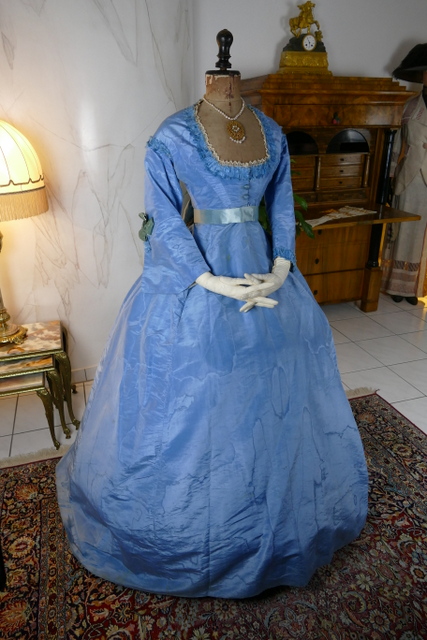 6 antique ball gown 1864