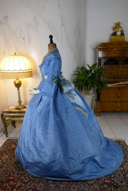 8 antique ball gown 1864