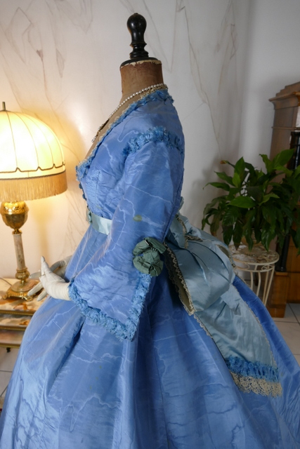 9 antique ball gown 1864