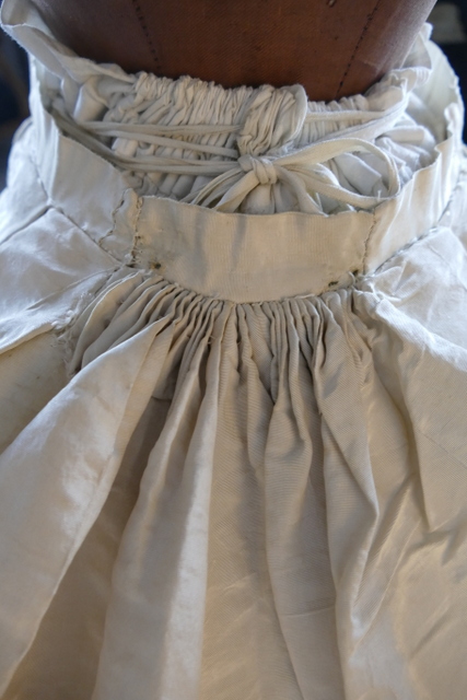 33 antique ball gown 1865