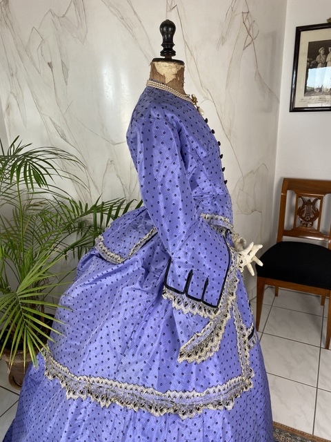 16 antique victorian dress 1866
