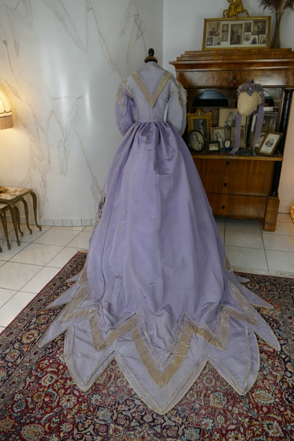25 antique reception gown 1866