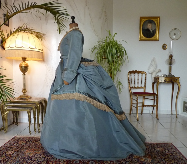 19 antique reception gown 1865