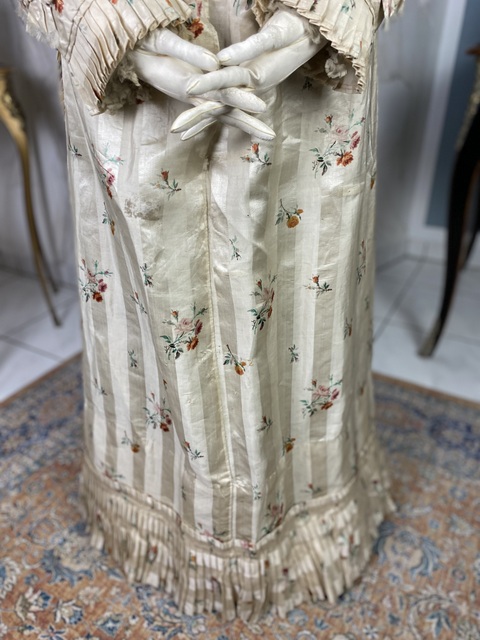7 antique boudoir gown 1870
