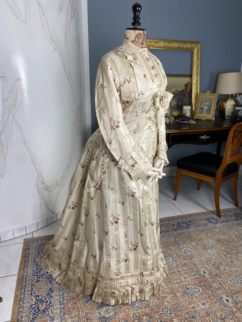 9b antique boudoir gown 1870
