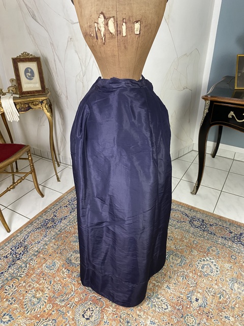 33 antique travel bustle dress 1875