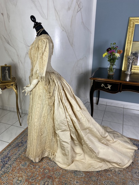 19 antique wedding dress 1878