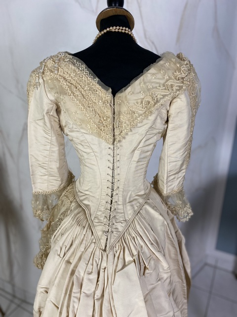 22 antique wedding dress 1878