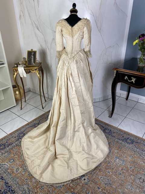 24 antique wedding dress 1878