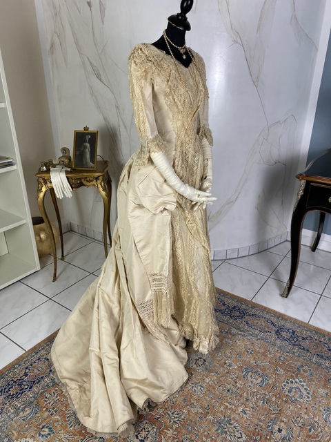 32 antique wedding dress 1878