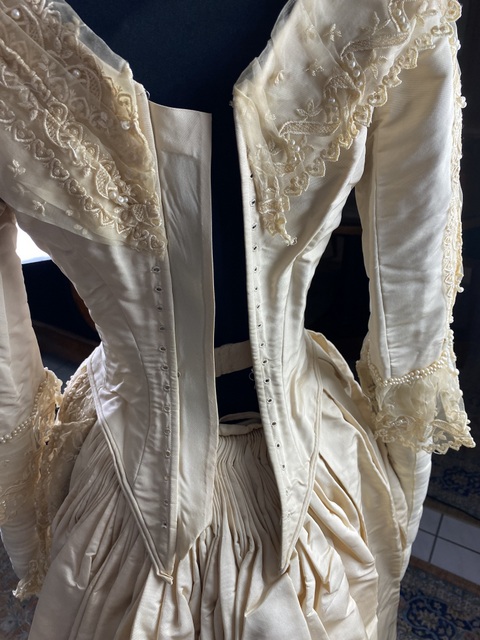 33 antique wedding dress 1878