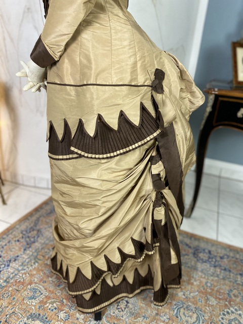 12 antique travel dress 1879
