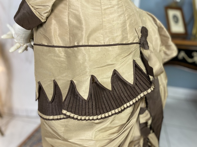 12a antique travel dress 1879