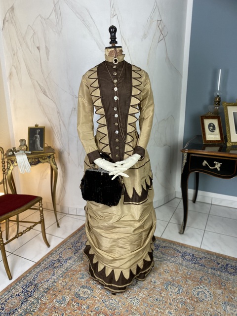 3 antique travel dress 1879