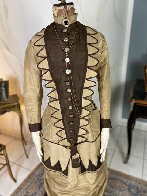 5 antique travel dress 1879