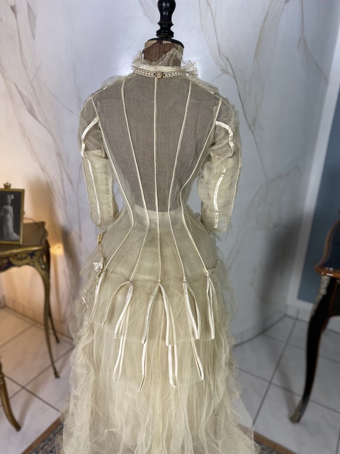 21 antique wedding dress 1879
