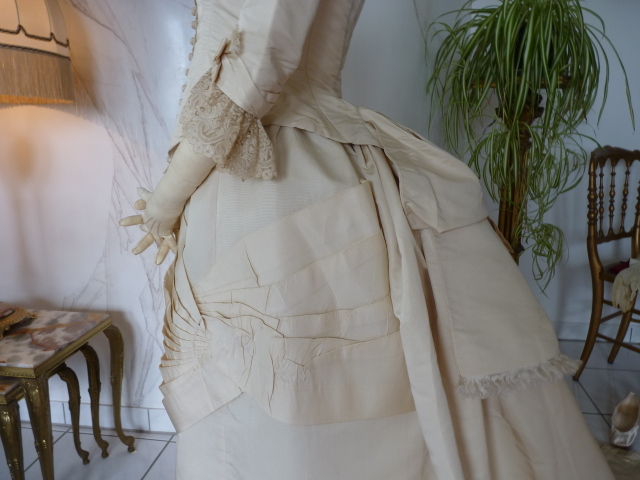 21 antique wedding gown 1874