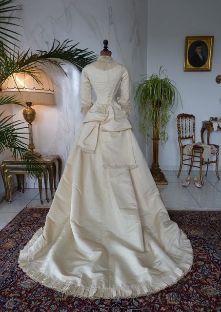 30 antique wedding gown 1874