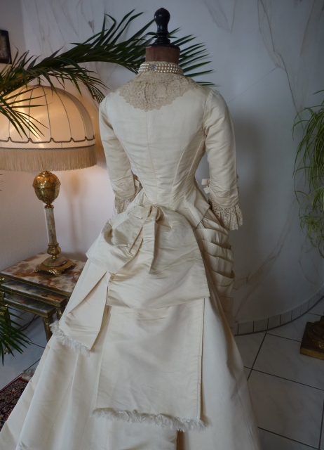 31 antique wedding gown 1874