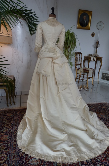 37 antique wedding gown 1874