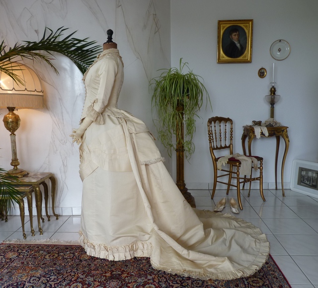 antikes Hochzeitskleid 1874