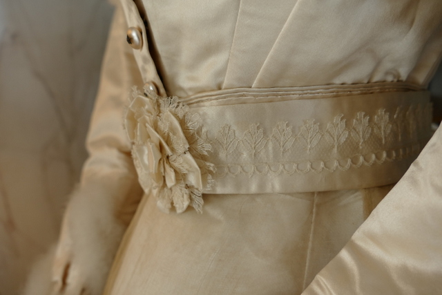 21 antique wedding dress 1876