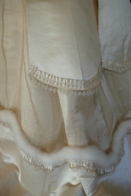 27 antique wedding dress 1876