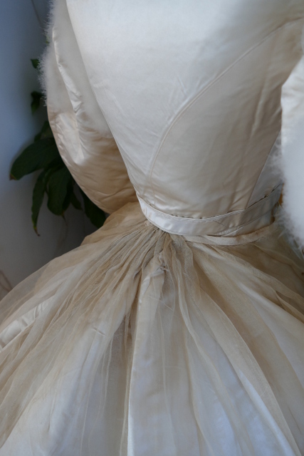 39 antique wedding dress 1876