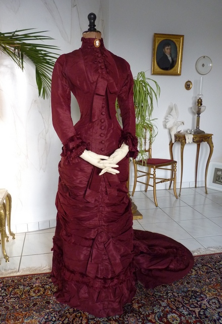 28 antikes Hochzeitskleid 1878