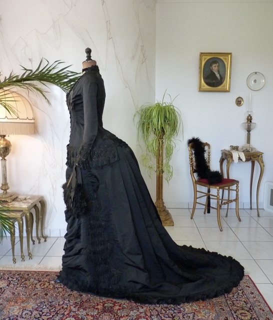 23 antique mourning dress 1879